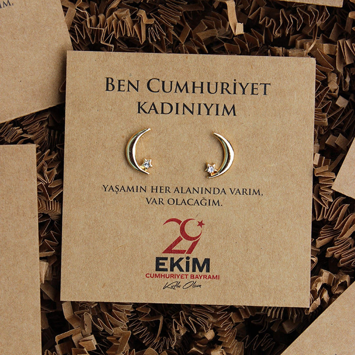 29 Ekim Temalı Hediye Kartlı Küpe Modelleri - Model 1